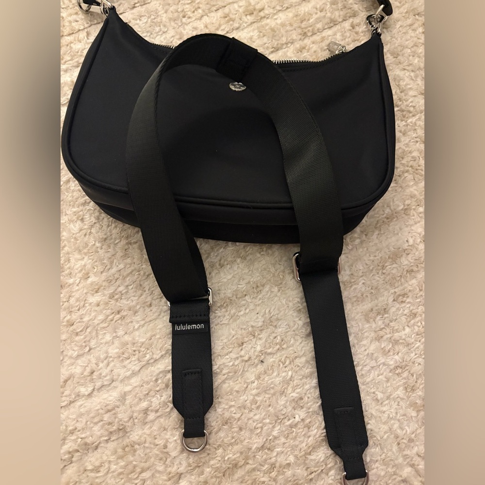 Lululemon City Essentials Small Shoulder Bag - Picture 8 of 8